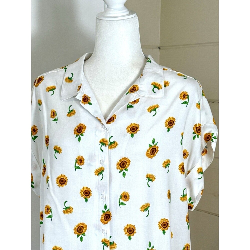 Alexander Jordan Large White Sunflower Button Up Shirt Short Sleeve Rayon